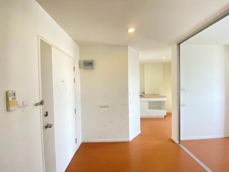 Lumpini Condo Town Raminthra-Latplakhao, Bangkok, Lat Pla Khao Road, Anusaowari, Bang Khen, Bangkok, 1 Bedroom, 26 sqm, Condo For Sale, by Living Real Estates, 500571765 - DDproperty.com