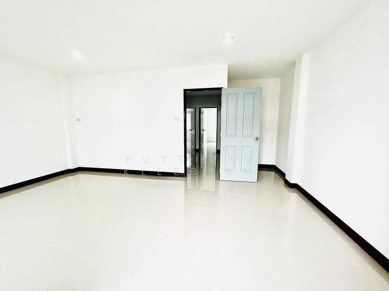 3-BR Townhouse, Chon Buri (Pattaya), Ban Bung, Chon Buri (Pattaya), 3 Bedrooms, 150 sqm, Townhouse For Sale, by Puttirat Kleebyam, 500571813 - DDproperty.com