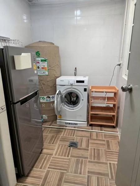 Golden Town Vibhavadi-Chaengwattana, Bangkok, Soi Chaengwattana 14, Thung Song Hong, Lak Si, Bangkok, 4 Bedrooms, 120 sqm, Townhouse For Rent, by Pithapong Sermchatcharoenkan, 500571895 - DDproperty.com