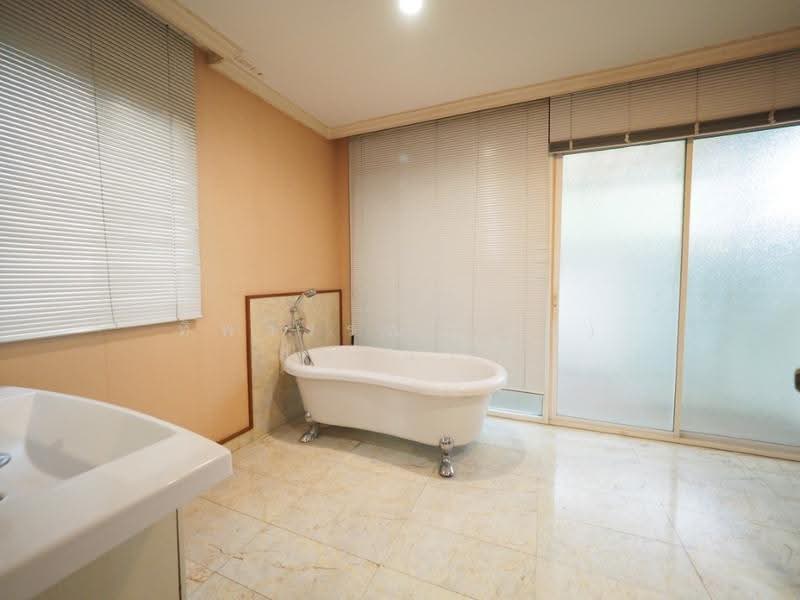 Laddarom Ekkamai-Ramintra, Bangkok, Kaset-Nawamin Road, Nuan Chan, Bueng Kum, Bangkok, 3 Bedrooms, 280 sqm, Single Detached House For Sale, by ทิพวรรณ (กั้ง) สุทธิวารี, 500571926 - DDproperty.com
