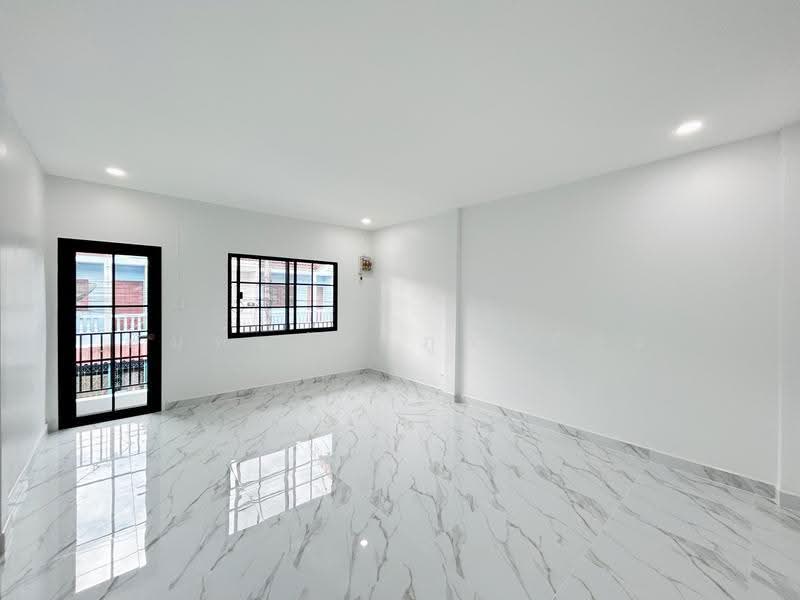 Air Villa Village, Pathum Thani, ถนนลำลูกกา, Khu Khot, Lam Luk Ka, Pathum Thani, 2 Bedrooms, 64 sqm, Townhouse For Sale, by พิมพ์นภัส ภูธนภัทร, 500571932 - DDproperty.com