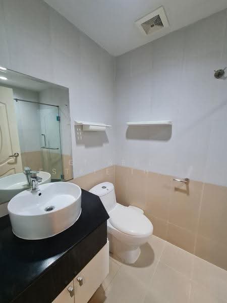 Sukhumvit Living Town, Bangkok, 299 Sukhumvit 21 Road, Khlongtoei Nua, Watthana, Bangkok, 1 Bedroom, 57 sqm, Condo For Sale, by GT Real Estate Thailand, 500572004 - DDproperty.com