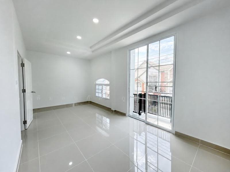 Warangkun Khlong 3 Village), Pathum Thani, ถนนลำลูกกา, Khu Khot, Lam Luk Ka, Pathum Thani, 3 Bedrooms, 74 sqm, Townhouse For Sale, by พิมพ์นภัส ภูธนภัทร, 500572014 - DDproperty.com
