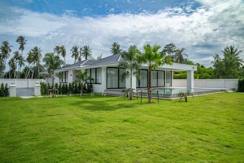 Spacious 6-Bedroom Pool Villa with Private Garden in Peaceful Huay Yai, Chon Buri (Pattaya), Huai Yai, Bang Lamung (Pattaya), Chon Buri (Pattaya), 6 Bedrooms, 450 sqm, Villa For Sale, by Baifern Goodwin, 500572271 - DDproperty.com