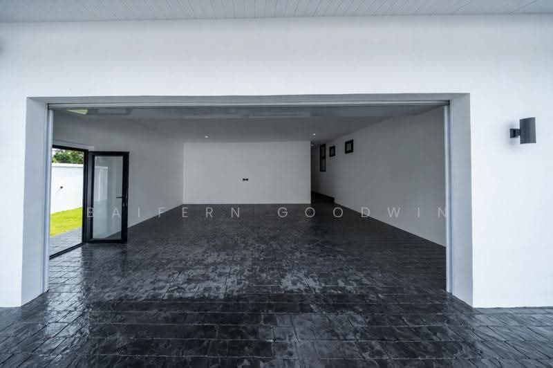 Spacious 6-Bedroom Pool Villa with Private Garden in Peaceful Huay Yai, Chon Buri (Pattaya), Huai Yai, Bang Lamung (Pattaya), Chon Buri (Pattaya), 6 Bedrooms, 450 sqm, Villa For Sale, by Baifern Goodwin, 500572271 - DDproperty.com
