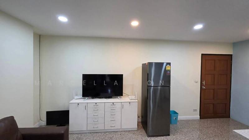 Witthayu Complex, Bangkok, 1673 New Petchaburi Road, Makkasan, Ratchathewi, Bangkok, 2 Bedrooms, 70 sqm, Condo For Rent, by Marcella Contini, 500572307 - DDproperty.com