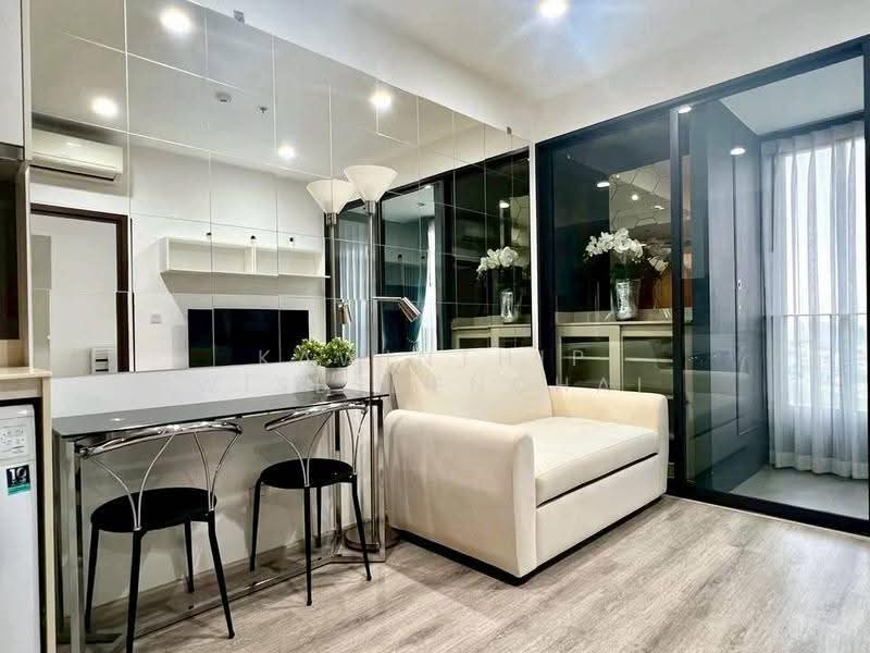 IDEO Mobi Asoke, Bangkok, New Petchaburi Road, Bang Kapi, Huai Khwang, Bangkok, 1 Bedroom, 35 sqm, Condo For Rent, by Kawinthip Wisesdenchai, 500572387 - DDproperty.com