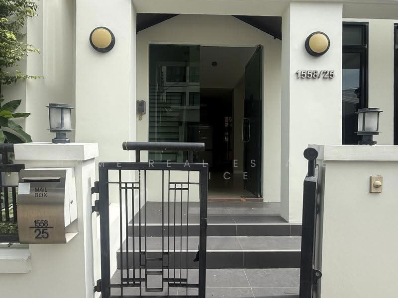 Baan Klang Krung Office Park Bangna, Bangkok, Soi Ban Klang Krung Village Office Park, Bang Na, Bangkok, 4 Bedrooms, 284 sqm, Townhouse For Sale, by HOME Real Estate Service, 500572416 - DDproperty.com