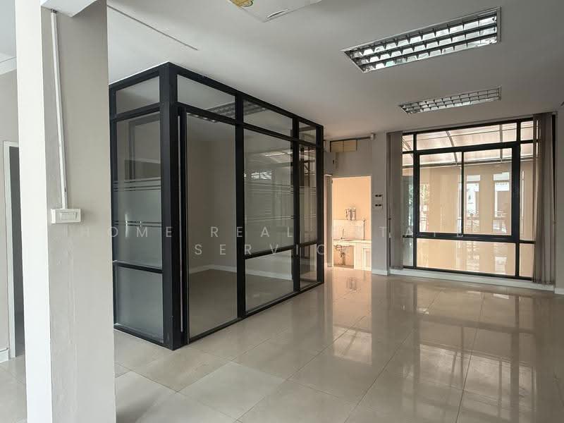Baan Klang Krung Office Park Bangna, Bangkok, Soi Ban Klang Krung Village Office Park, Bang Na, Bangkok, 4 Bedrooms, 284 sqm, Townhouse For Sale, by HOME Real Estate Service, 500572416 - DDproperty.com