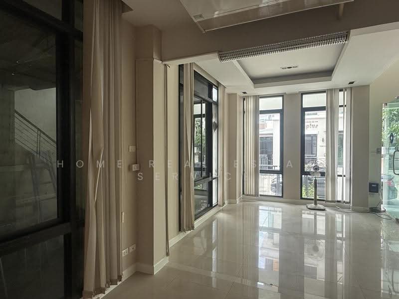 Baan Klang Krung Office Park Bangna, Bangkok, Soi Ban Klang Krung Village Office Park, Bang Na, Bangkok, 4 Bedrooms, 284 sqm, Townhouse For Sale, by HOME Real Estate Service, 500572416 - DDproperty.com