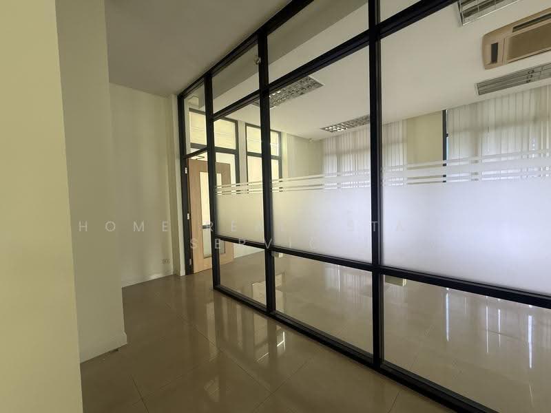 Baan Klang Krung Office Park Bangna, Bangkok, Soi Ban Klang Krung Village Office Park, Bang Na, Bangkok, 4 Bedrooms, 284 sqm, Townhouse For Sale, by HOME Real Estate Service, 500572416 - DDproperty.com