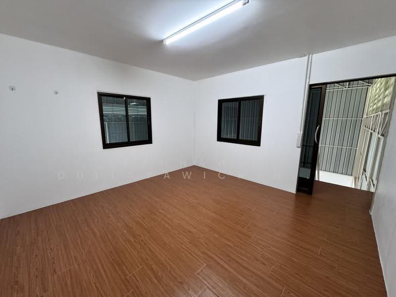250 sq.m. Warehouse for Rent in Rat Phatthana, Saphan Sung, Bangkok (JKPBKK1260), Bangkok, Rat Phatthana, Saphan Sung, Bangkok, , 250 sqm, Warehouse/Factory For Rent, by Pannawit Dullayawichenwut, 500572460 - DDproperty.com