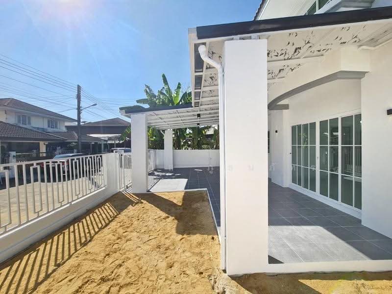 Baan Sirarom Lam Luk Ka Klong 4, Pathum Thani, Lat Sawai, Lam Luk Ka, Pathum Thani, 4 Bedrooms, 200 sqm, Single Detached House For Sale, by พิมพ์นภัส ภูธนภัทร, 500572472 - DDproperty.com