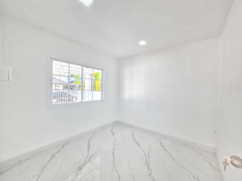 Baan Sirarom Lam Luk Ka Klong 4, Pathum Thani, Lat Sawai, Lam Luk Ka, Pathum Thani, 4 Bedrooms, 200 sqm, Single Detached House For Sale, by พิมพ์นภัส ภูธนภัทร, 500572472 - DDproperty.com