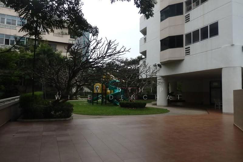 Baan Suanpetch, Bangkok, 18 Soi Sukhumvit 39, Khlong Tan Nua, Watthana, Bangkok, 2 Bedrooms, 135 sqm, Condo For Rent, by Kawinthip Wisesdenchai, 500572512 - DDproperty.com