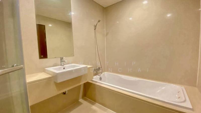 Le Luk Condominium, Bangkok, 1599 291 Sukhumvit Rd, Phra Kanong Nua, Watthana, Bangkok, 2 Bedrooms, 78 sqm, Condo For Rent, by Kawinthip Wisesdenchai, 500572526 - DDproperty.com