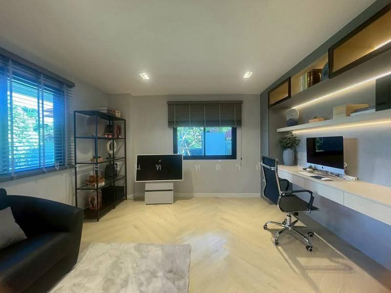 For Sale : Renovated Corner House with Private Pool,San Sai,Chiang Mai, Chiang Mai, Nong Harn, San Sai, Chiang Mai, 4 Bedrooms, 440 sqm, Single Detached House For Sale, by จีระนันท์ หล้ากันหา, 500572548 - DDproperty.com
