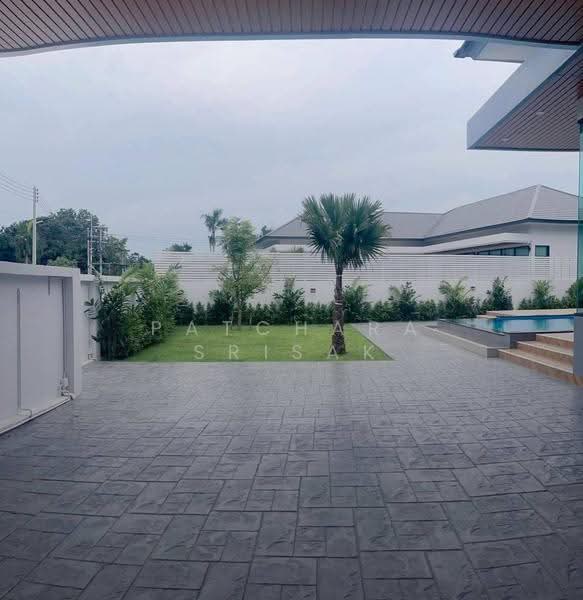 4-BR Villa, Chon Buri (Pattaya), Poong, Bang Lamung (Pattaya), Chon Buri (Pattaya), 4 Bedrooms, 350 sqm, Villa For Rent, by Patchara Srisak, 500572584 - DDproperty.com