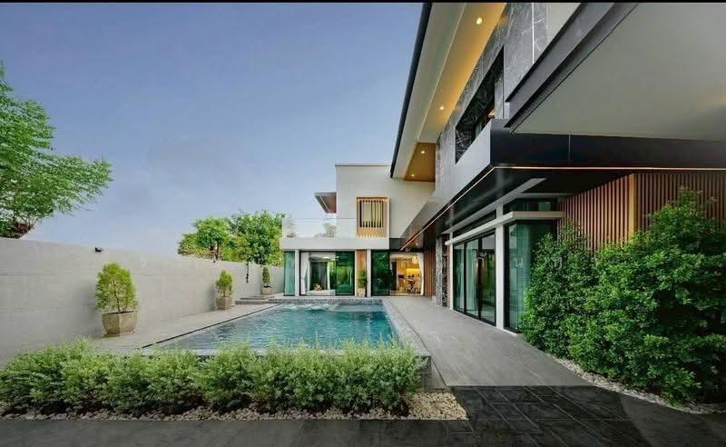 ขายบ้านเดี่ยวสไตล์โมเดิร์นพร้อมสระว่ายน้ำส่วนตัว วิวดอย ใกล้มีโชคพลาซ่า เชียงใหม่, เชียงใหม่, สันผีเสื้อ, เมืองเชียงใหม่, เชียงใหม่, 290 ตร.ม., บ้านเดี่ยว ขาย, โดย จีระนันท์ หล้ากันหา, 500572747 - DDproperty.com