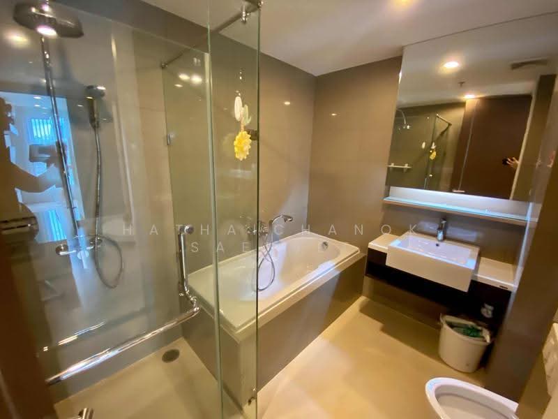 15 Sukhumvit Residences, Bangkok, Soi Sukhumvit 15, Khlongtoei Nua, Watthana, Bangkok, 2 Bedrooms, 66 sqm, Condo For Rent, by Hathaichanok Saenset, 500572750 - DDproperty.com