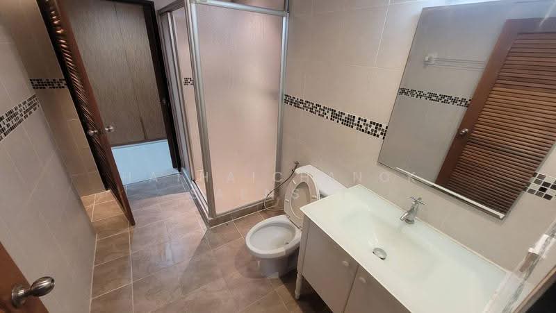 Royal Castle Sukhumvit, Bangkok, 30 Soi Sukhumvit 39, Khlongtoei Nua, Watthana, Bangkok, 2 Bedrooms, 190 sqm, Condo For Rent, by Hathaichanok Saenset, 500572768 - DDproperty.com
