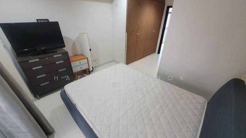Royal Castle Sukhumvit, Bangkok, 30 Soi Sukhumvit 39, Khlongtoei Nua, Watthana, Bangkok, 2 Bedrooms, 190 sqm, Condo For Rent, by Hathaichanok Saenset, 500572768 - DDproperty.com
