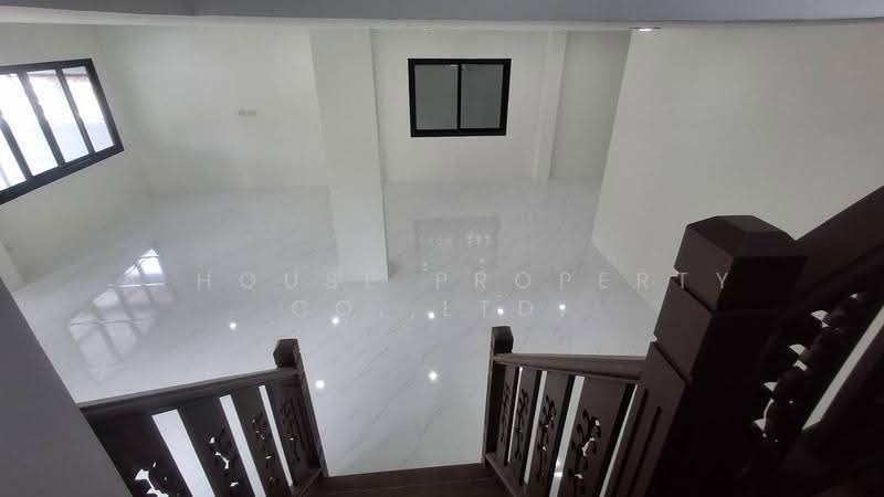 บ้านเดี่ยวรีโนเวทใหม่ สวยทันสมัย หมู่บ้านสุขกมล ศรีราชา, ชลบุรี, สุรศักดิ์, ศรีราชา, ชลบุรี, 216 ตร.ม., บ้านเดี่ยว ขาย, โดย A House Property Co.,Ltd., 500572789 - DDproperty.com