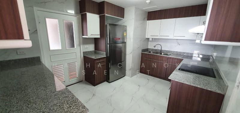 President Park Sukhumvit 24, Bangkok, 99 Sukhumvit 24 Alley, Khlongtoei Nua, Watthana, Bangkok, 3 Bedrooms, 223 sqm, Condo For Rent, by Hathaichanok Saenset, 500572800 - DDproperty.com