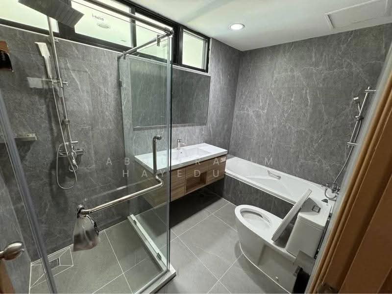 Sathorn Gardens, Bangkok, 39 South Sathorn Road, Thung Maha Mek, Sathon, Bangkok, 3 Bedrooms, 220 sqm, Condo For Rent, by Abdulrahim Hayeduad, 500572860 - DDproperty.com