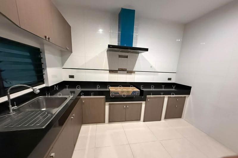 Mantana Lake Watcharapol, Bangkok, Sukhaphiban 5 Road, O-Ngoen, Sai Mai, Bangkok, 4 Bedrooms, 350 sqm, Single Detached House For Rent, by NTG Property House Co.,Ltd., 500573071 - DDproperty.com