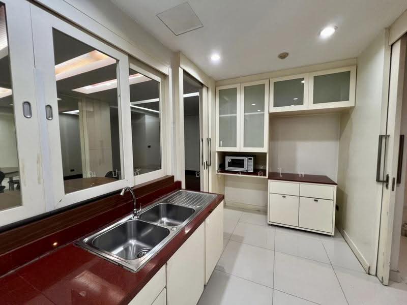 City Lakes Tower, Bangkok, Soi Sukhumvit 16, Khlong Toei, Bangkok, 4 Bedrooms, 319 sqm, Condo For Sale, by ณปภัช ธวงค์ไพ, 500573140 - DDproperty.com