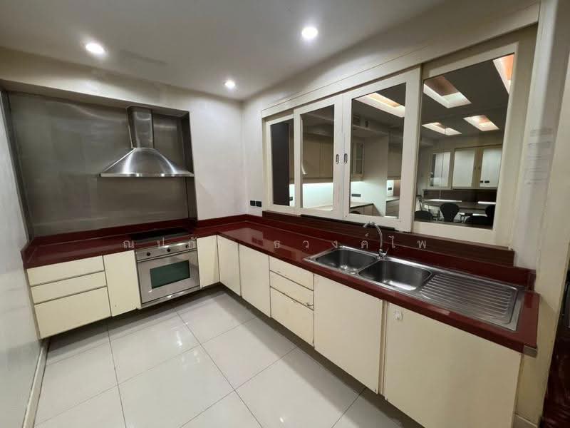 City Lakes Tower, Bangkok, Soi Sukhumvit 16, Khlong Toei, Bangkok, 4 Bedrooms, 319 sqm, Condo For Sale, by ณปภัช ธวงค์ไพ, 500573140 - DDproperty.com