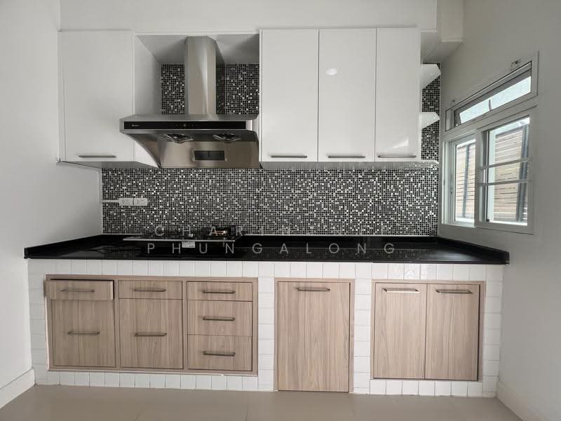Grand Bangkok Boulevard Rama 9 - Srinakarindra, Bangkok, Krungthep Kritha 17 Alley, Thap Chang, Saphan Sung, Bangkok, 4 Bedrooms, 300 sqm, Single Detached House For Rent, by Charinthip Phungalong, 500573233 - DDproperty.com