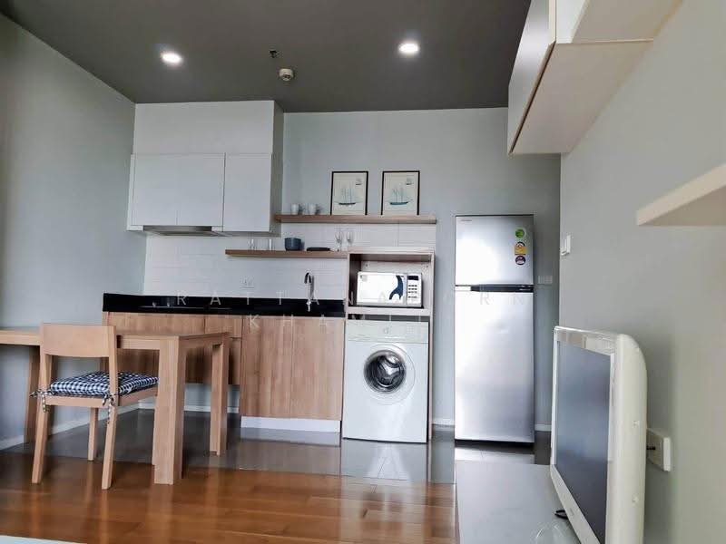 Blocs 77, Bangkok, 291 On Nut Rd, Phra Kanong Nua, Watthana, Bangkok, 1 Bedroom, 40 sqm, Condo For Rent, by Rattanaporn Khamlit, 500573322 - DDproperty.com
