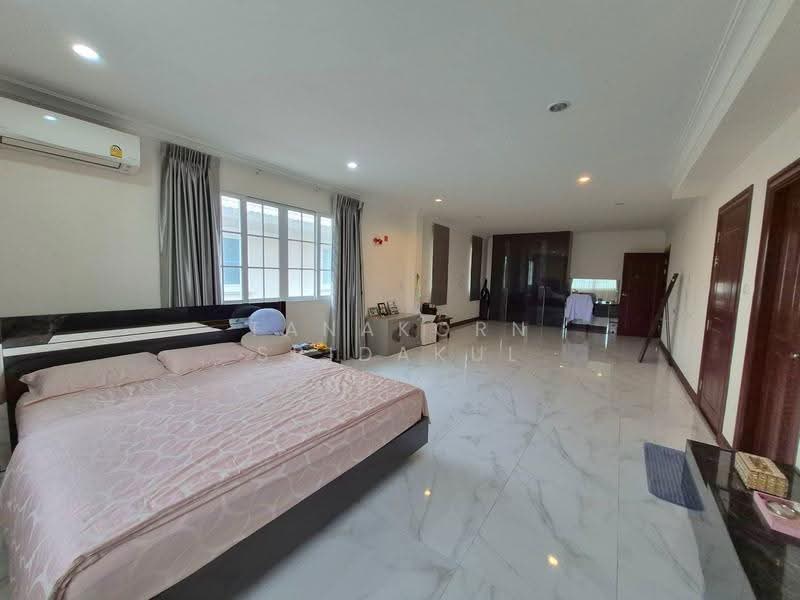 Baan Imamphon 2, Bangkok, Soi Imamphon Village 2, Bang Chuek Nang, Taling Chan, Bangkok, 5 Bedrooms, 450 sqm, Single Detached House For Sale, by Tanakorn Sridakul, 500573358 - DDproperty.com