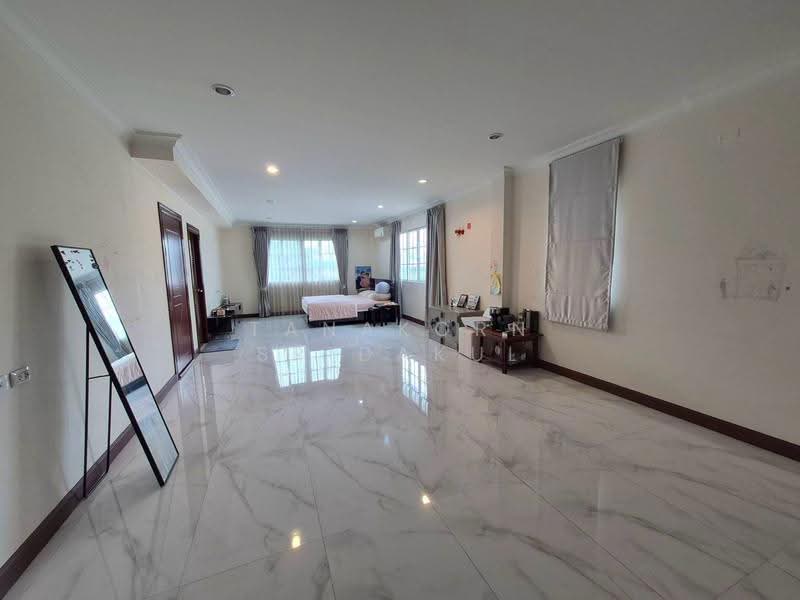 Baan Imamphon 2, Bangkok, Soi Imamphon Village 2, Bang Chuek Nang, Taling Chan, Bangkok, 5 Bedrooms, 450 sqm, Single Detached House For Sale, by Tanakorn Sridakul, 500573358 - DDproperty.com