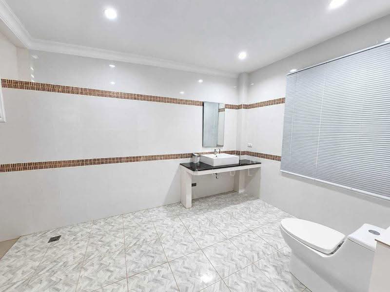 Baan Imamphon 2, Bangkok, Soi Imamphon Village 2, Bang Chuek Nang, Taling Chan, Bangkok, 5 Bedrooms, 450 sqm, Single Detached House For Sale, by Tanakorn Sridakul, 500573358 - DDproperty.com
