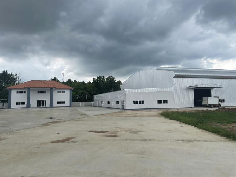 ขาย/ให้เช่าโกดังโรงงานพร้อมที่ดินเนื้อที่ 27 ไร่ ทำเลศักยภาพ ใกล้ Asia Industrial Estate เพียง 1 กม., ชลบุรี, ห้างสูง, หนองใหญ่, ชลบุรี, 44,400 ตร.ม., โกดัง-โรงงาน ขาย, โดย RICHWELL INTERPLUS, 500573429 - DDproperty.com