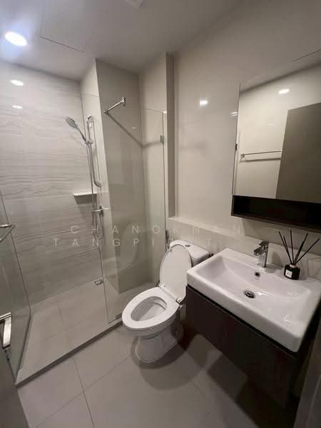 Aspire Onnut Station, Bangkok, Sukhumvit Road, Phra Kanong, Khlong Toei, Bangkok, 1 Bedroom, 30 sqm, Condo For Sale, by Chanoknan Tangpipattanapong, 500573446 - DDproperty.com