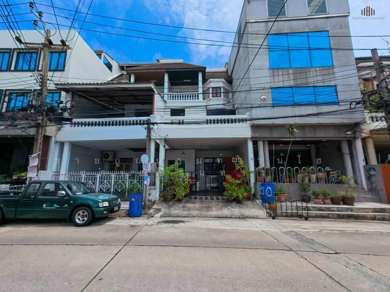 ขายถูกบ้านทาวน์โฮมทำเลย่านทาวน์ อิน ทาวน์, Bangkok, Phlapphla, Wang Thonglang, Bangkok, 3 Bedrooms, 180 sqm, Townhouse For Sale, by คุณเพ้ง, 500573448 - DDproperty.com
