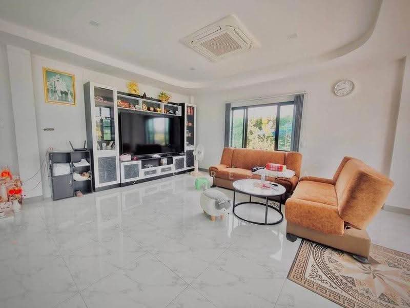 3-BR House, Chon Buri (Pattaya), Bo Win, Si Racha, Chon Buri (Pattaya), 3 Bedrooms, 240 sqm, Single Detached House For Sale, by Sita Shrestha, 500573554 - DDproperty.com