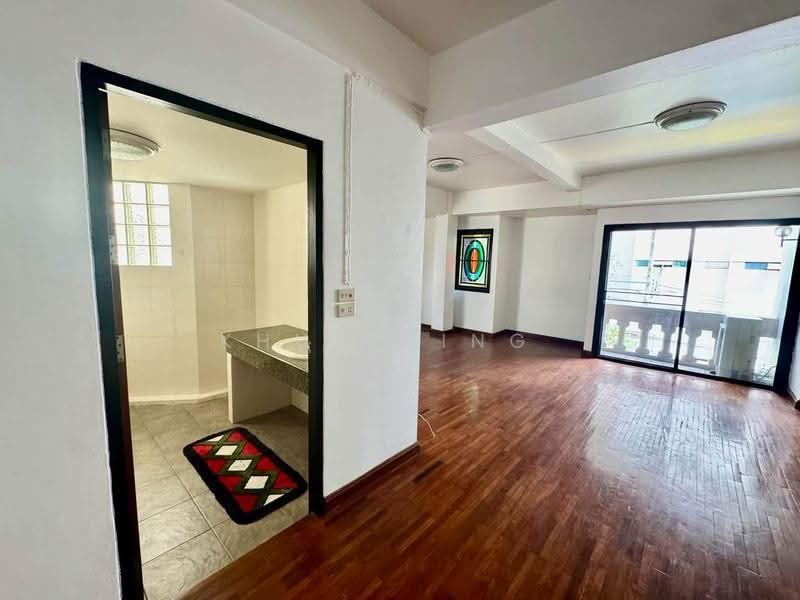 Home Office for Rent – 4-Storey Building + Rooftop | Sukhumvit 4 (SPSMG234), Bangkok, สุขุมวิท 4, Khlong Toei, Bangkok, , 500 sqm, Shophouse For Rent, by Khun Ming, 500573632 - DDproperty.com