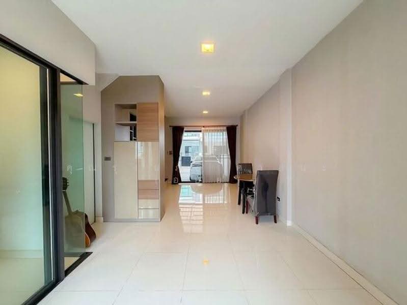 The Terrace Ramintra 65 : เดอะ เทอเรส รามอินทรา 65, กรุงเทพ, ถนนรามอินทรา, ท่าแร้ง, บางเขน, กรุงเทพ, 180 ตร.ม., ทาวน์เฮ้าส์ ขาย, โดย คุณรุ่งนภา ศาสนะ (ออย), 500573694 - DDproperty.com