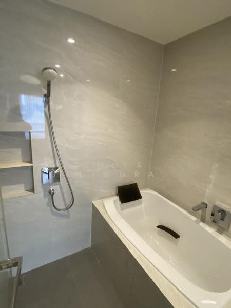 Maru Ekkamai 2, Bangkok, 70-5 Sukhumvit 63 Road, Phra Kanong Nua, Watthana, Bangkok, 2 Bedrooms, 60 sqm, Condo For Rent, by Chisa Suttiworakan, 500573725 - DDproperty.com