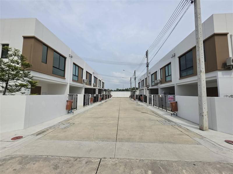 เวียสเต้ วงแหวน ลำลูกกา (Vieste Wongwaen-Lamlukka), Pathum Thani, ถนนกาญจนาภิเษก, Bung Kham Proi, Lam Luk Ka, Pathum Thani, 3 Bedrooms, 120 sqm, Townhouse For Sale, by คุณ ณัฐกานต์ ผดุงมาตรวรกุล (แก้ม), 500573906 - DDproperty.com