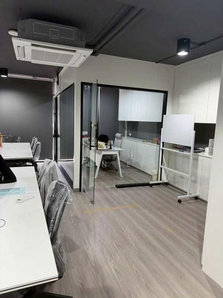 Luxury home office in Pattanakarn 30 at The Pride Pattanakarn 30 ( SPSEVE2357 ), Bangkok, พัฒนาการ 32, Suan Luang, Bangkok, , 350 sqm, Shophouse For Rent, by Khun Eve, 500573945 - DDproperty.com