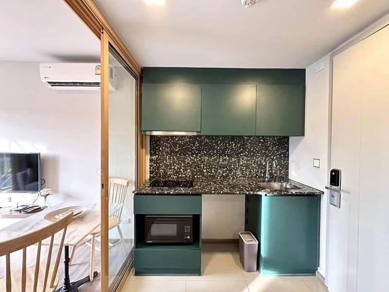 The Base Sukhumvit 50, Bangkok, Soi Roem Charoen 1, Sukhumvit 50 Road, Phra Kanong, Khlong Toei, Bangkok, 1 Bedroom, 32 sqm, Condo For Rent, by Dechatorn Chichaiyang, 500574051 - DDproperty.com