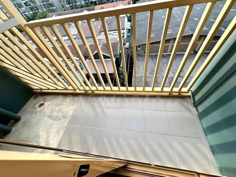 The Base Sukhumvit 50, Bangkok, Soi Roem Charoen 1, Sukhumvit 50 Road, Phra Kanong, Khlong Toei, Bangkok, 1 Bedroom, 32 sqm, Condo For Rent, by Dechatorn Chichaiyang, 500574051 - DDproperty.com