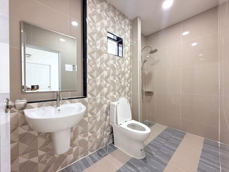 Baan Pruksa 20 Lumlukka Klong 2, Pathum Thani, Soi Lam Luk Ka 11, Khu Khot, Lam Luk Ka, Pathum Thani, 3 Bedrooms, 96 sqm, Townhouse For Sale, by คุณนา, 500574348 - DDproperty.com