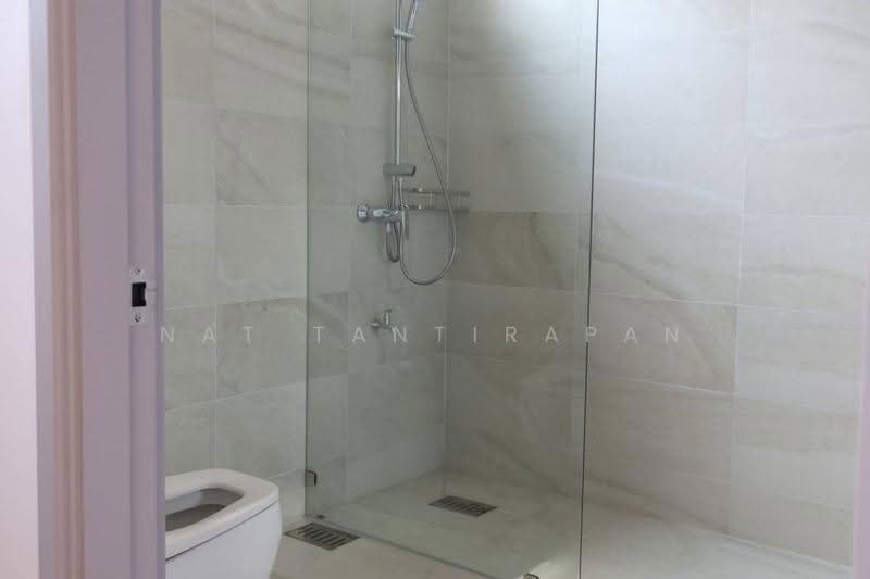 Ruamsuk Condominium, Bangkok, 12 Soi Athakravi, Khong Tan, Khlong Toei, Bangkok, 4 Bedrooms, 330 sqm, Condo For Rent, by Nat Tantirapan, 500574362 - DDproperty.com